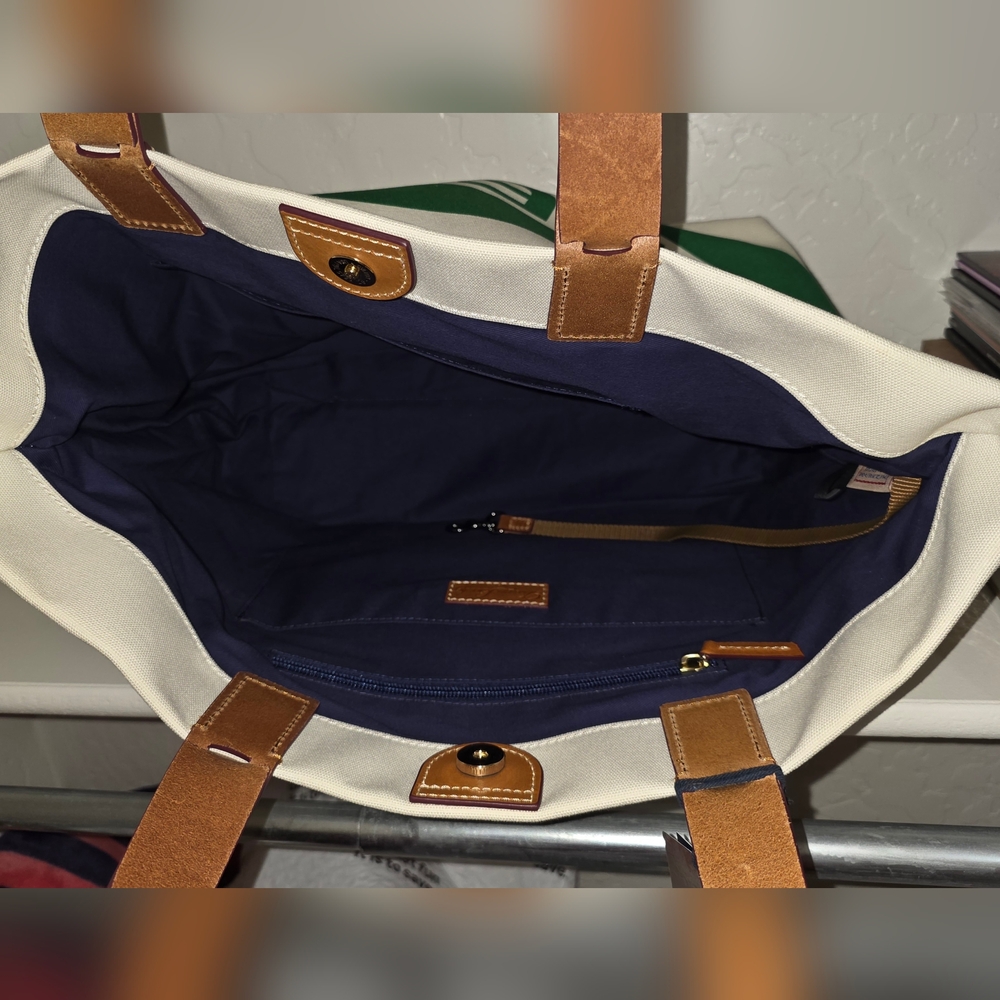 Dooney & Bourke University of Oregon Tote - Picture 5 of 7